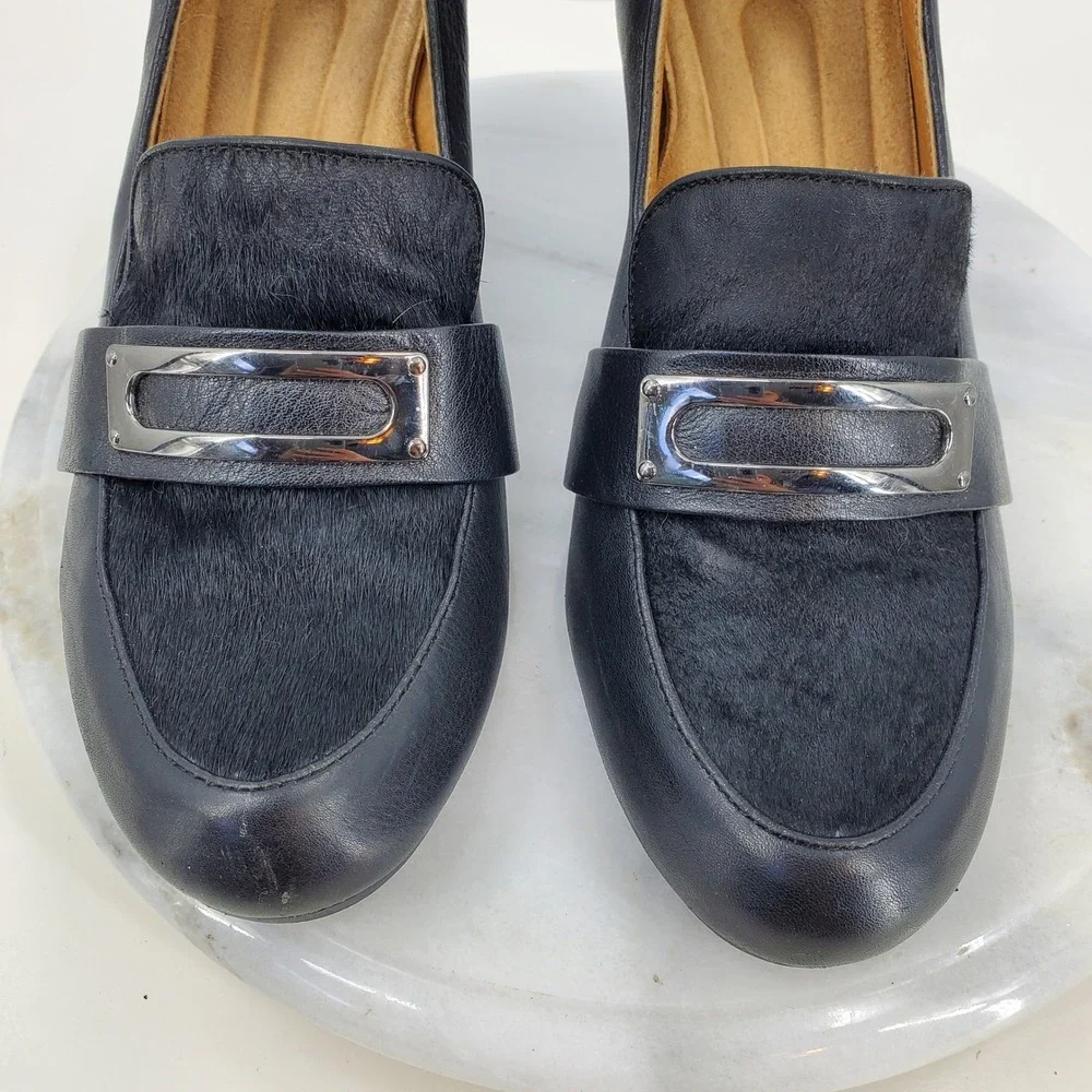 Sofft Black Leather Heeled Loafers Cow Hair Vamp Pumps 9M Witchy Dark Academia
